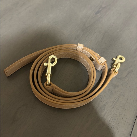 Marc Jacobs The Tote Bag- tan color and small size EUC - Picture 7 of 10